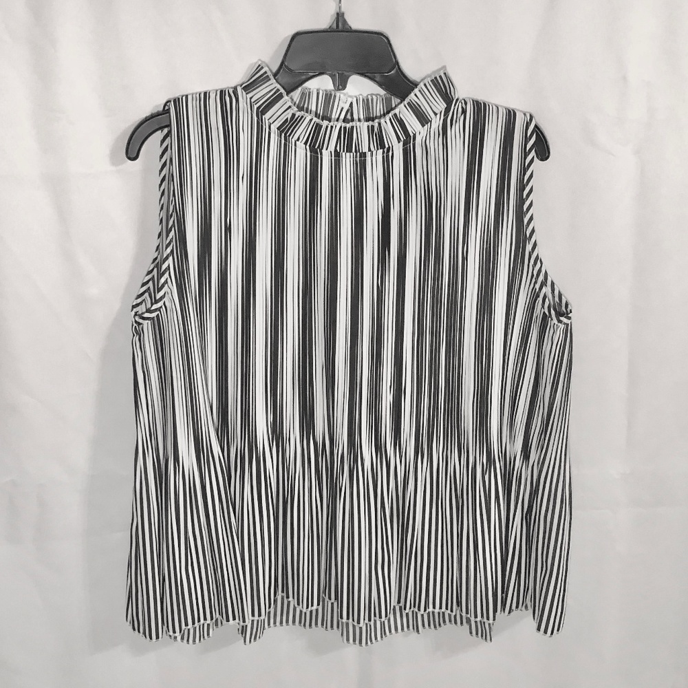 HYFVE Black/White Striped Sleeveless Top - Size M